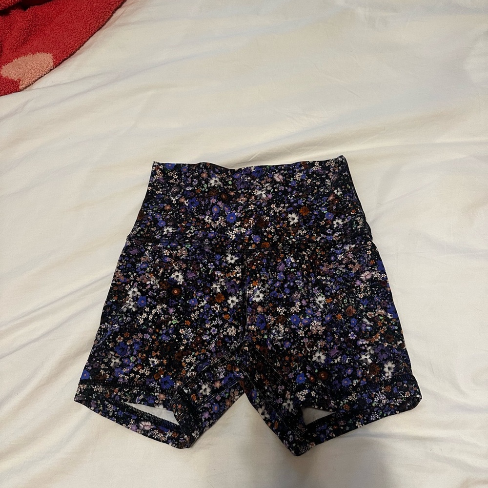 lululemon athletica Floral Bike Shorts - Black and Blue